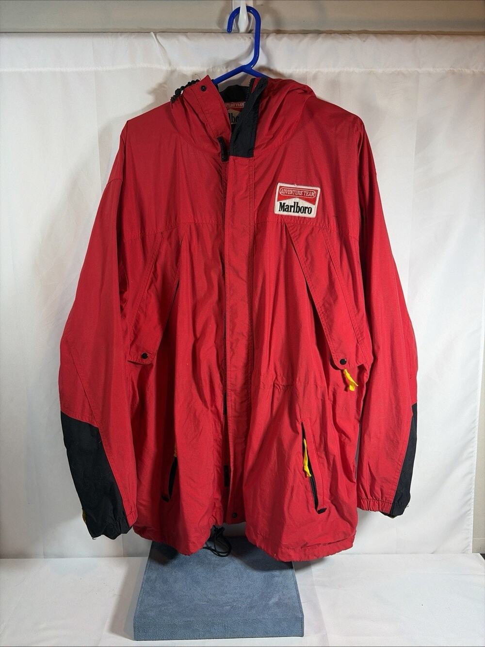 Vintage Marlboro Adventure Team Jacket Mens XL Nylon Hooded Outdoor 90s Adult